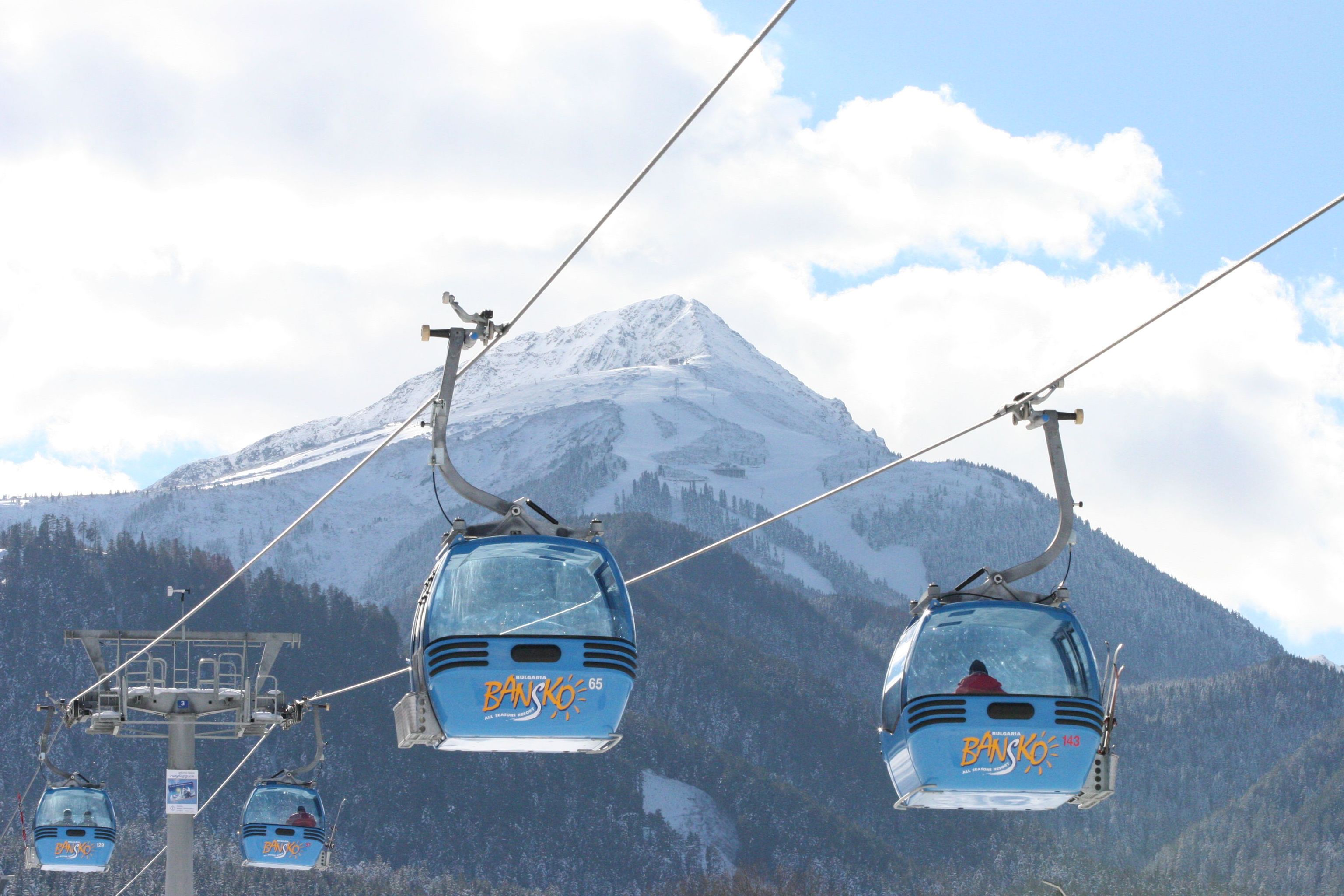 bansko-gondola-ski-and-snow-holidays.jpg